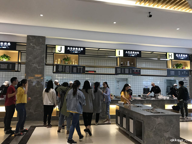 客户对食堂承包经营者的基本要求有哪些?