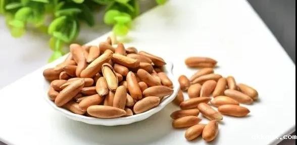 食堂托管公司提醒,小小的“长寿果”,帮你改善肝血不足,腰痛头晕