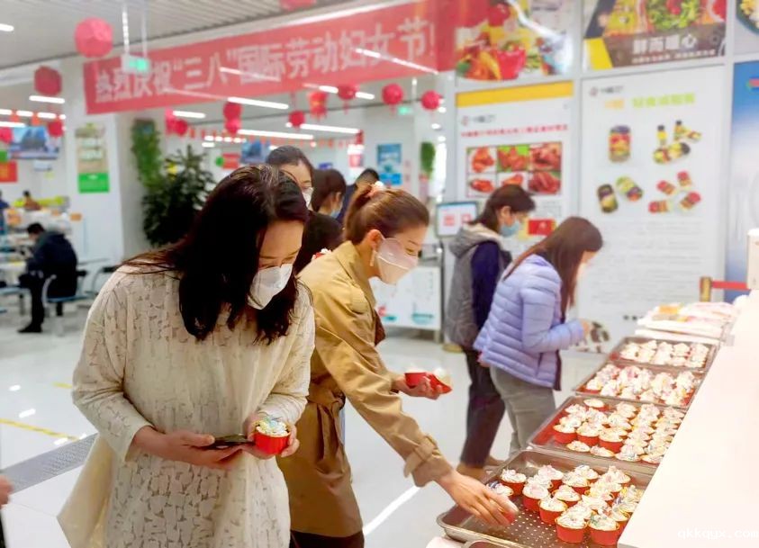 中膳食堂承包公司,机关食堂高标准运营服务案例